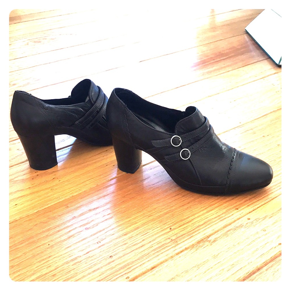 Clarks Artisan black leather heels